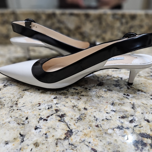 Prada - Picture 5 of 17